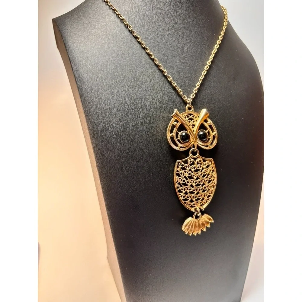 Vintage Necklace Gold Tone Huge Detailed‎ Owl Pendant 28 inch Sarah Coventry